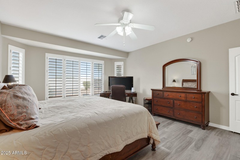 28_13126_W_Junipero_Dr28_mls