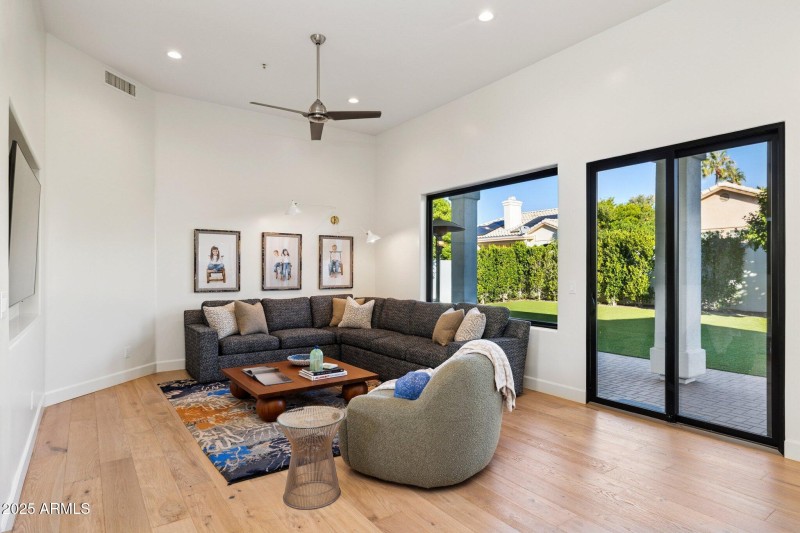 5-web-or-mls-8894-e-wood-dr