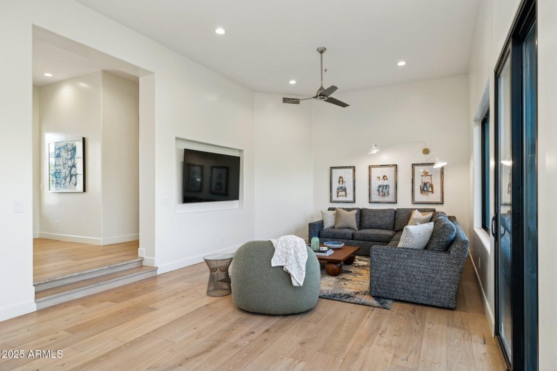 6-web-or-mls-8894-e-wood-dr