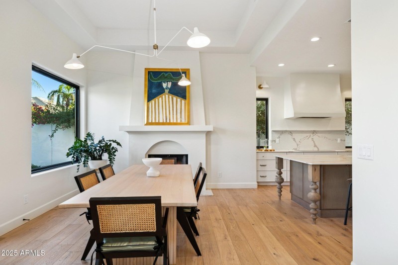 9-web-or-mls-8894-e-wood-dr