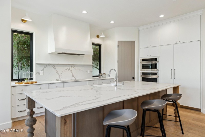 12-web-or-mls-8894-e-wood-dr