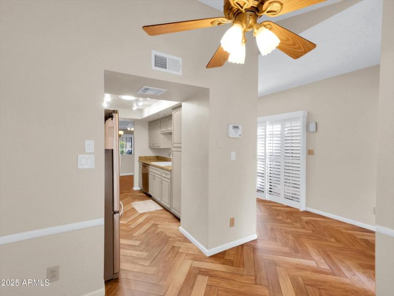 Breakfast area to Kitchen