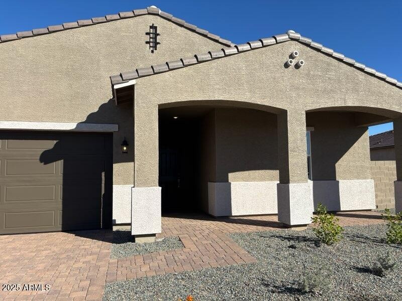 17616 W MARIPOSA Drive