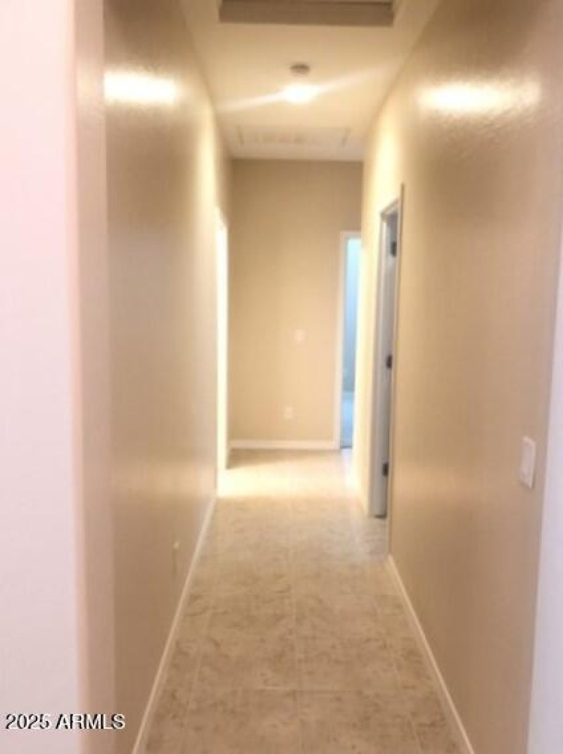 18+Hallway+to+bedrooms