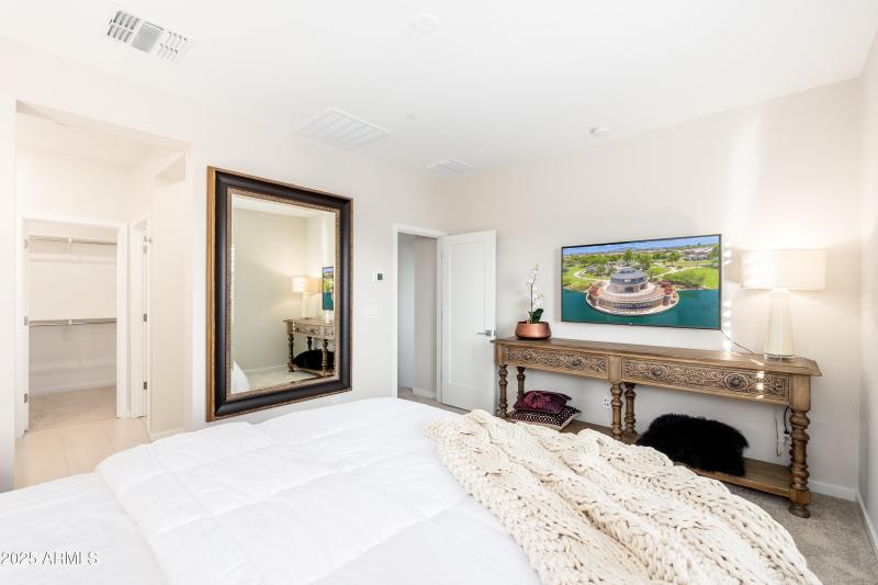 724 E Lark St UNIT 102 - 17