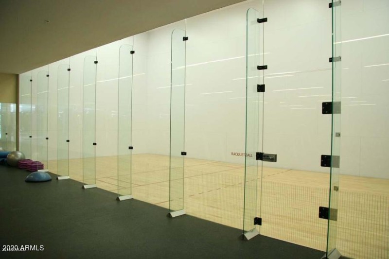raquet ball court