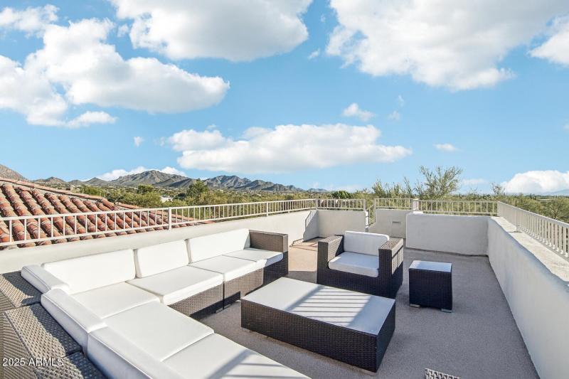 Upstairs viewing deck