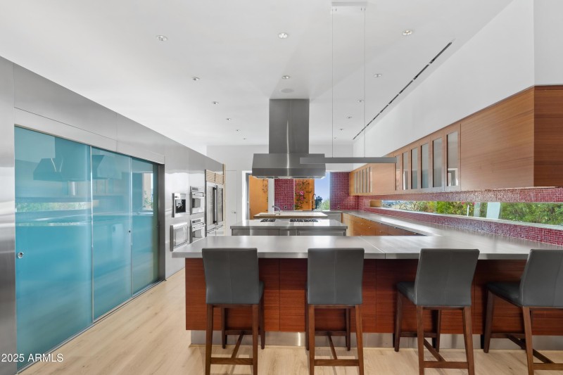 015_Chef's Kitchen - Bar View