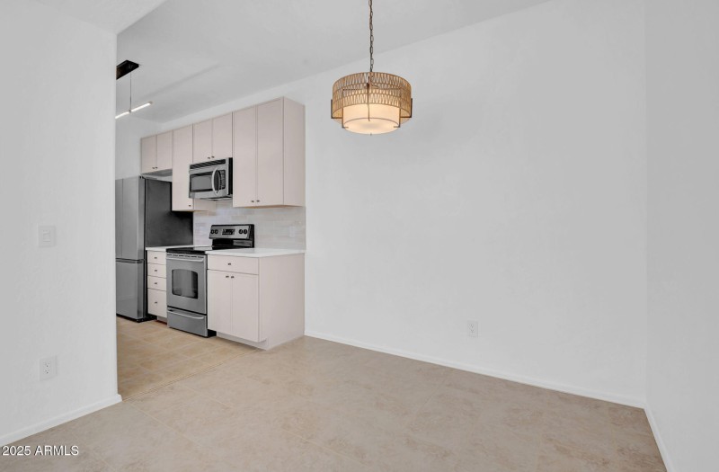 10-web-or-mls-14145 N 92nd St-10D