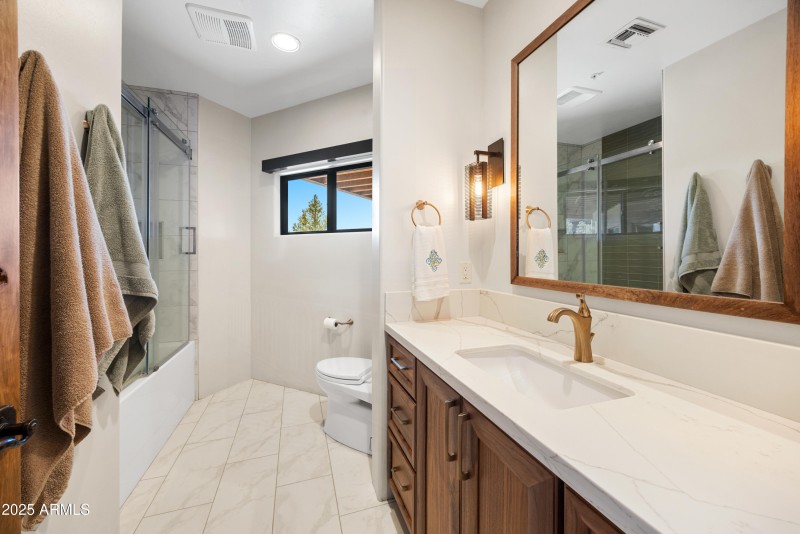 209 Calle Francesca - 4th Bathroom