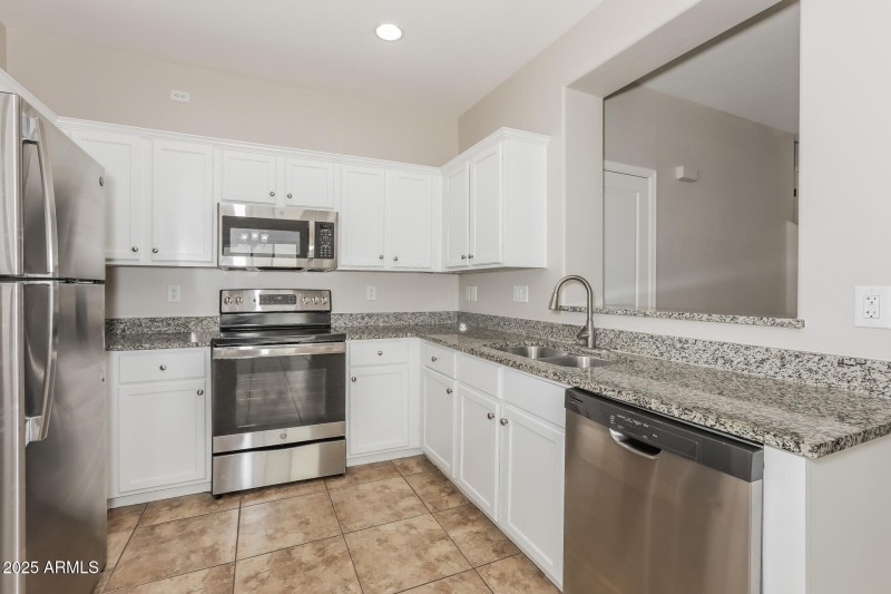 005-photo-kitchen-14016137