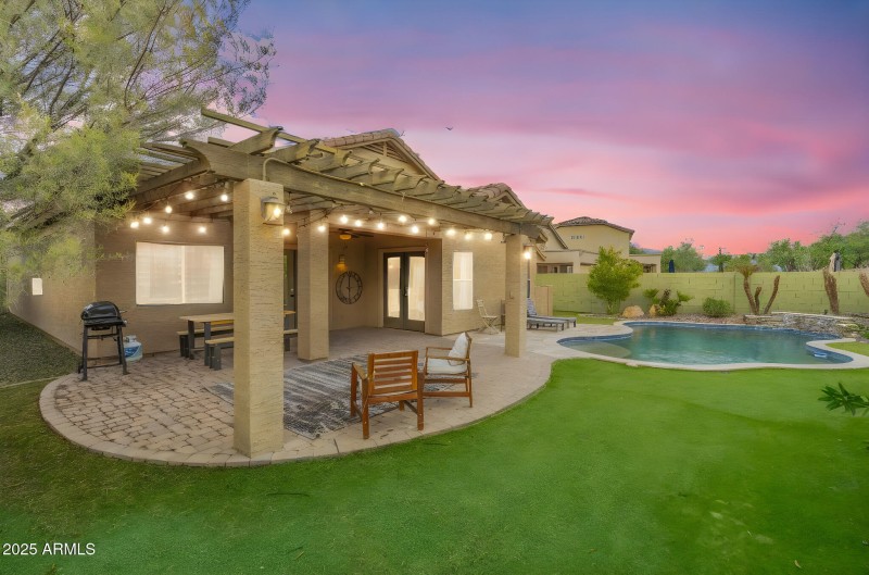 Covered Patio with Pavers