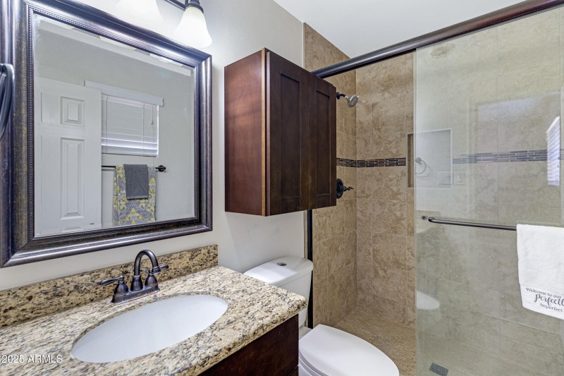 110 W Del Rio Dr-31Primary Bath