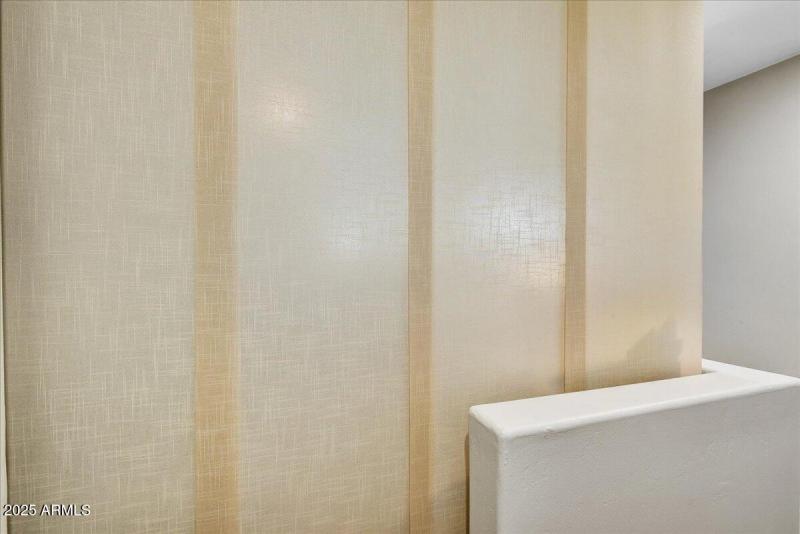 10-Loft Screens Closed