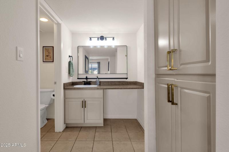 27-web-or-mls-5995-n-78th-st-1100