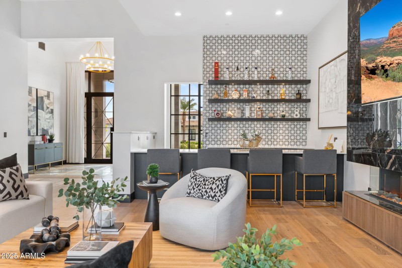 8-web-or-mls-6324-e-cochise-rd