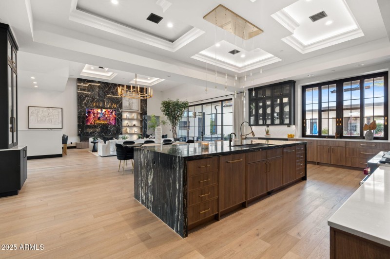 12-web-or-mls-6324-e-cochise-rd