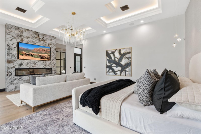 23-web-or-mls-6324-e-cochise-rd