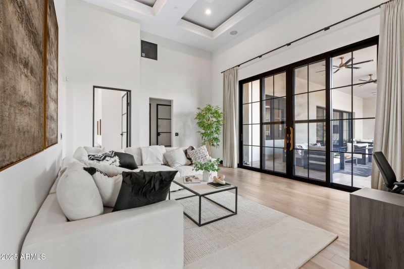 33-web-or-mls-6324-e-cochise-rd