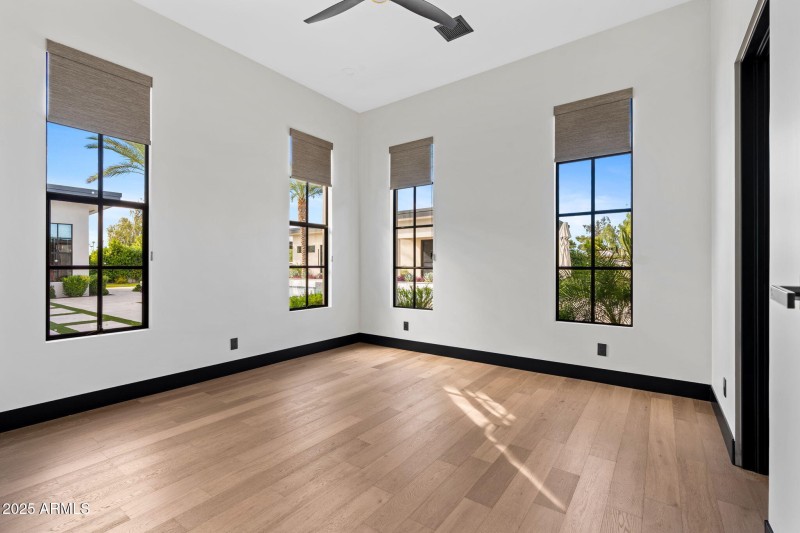 34-web-or-mls-6324-e-cochise-rd