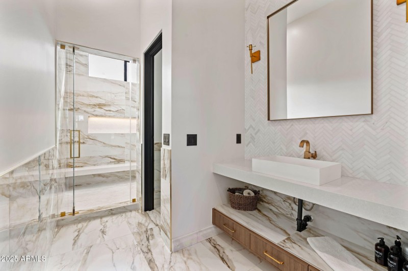 59-web-or-mls-6324-e-cochise-rd