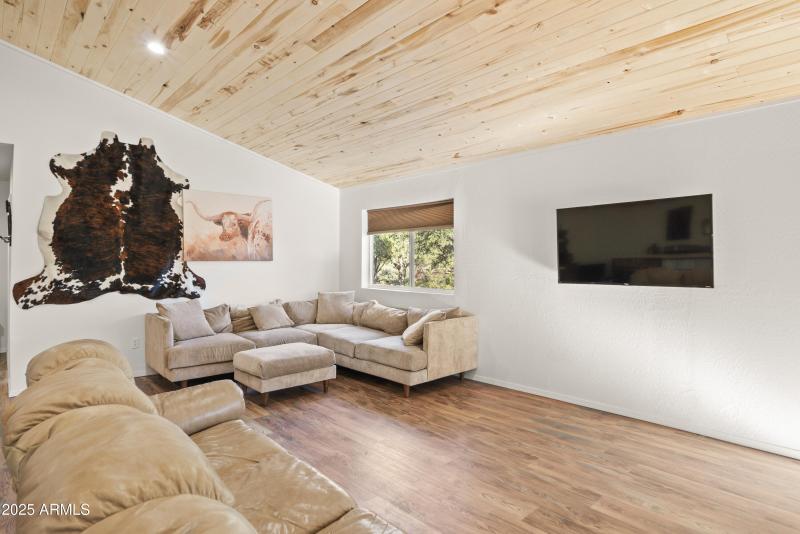 3555 W Stafford Rd00024