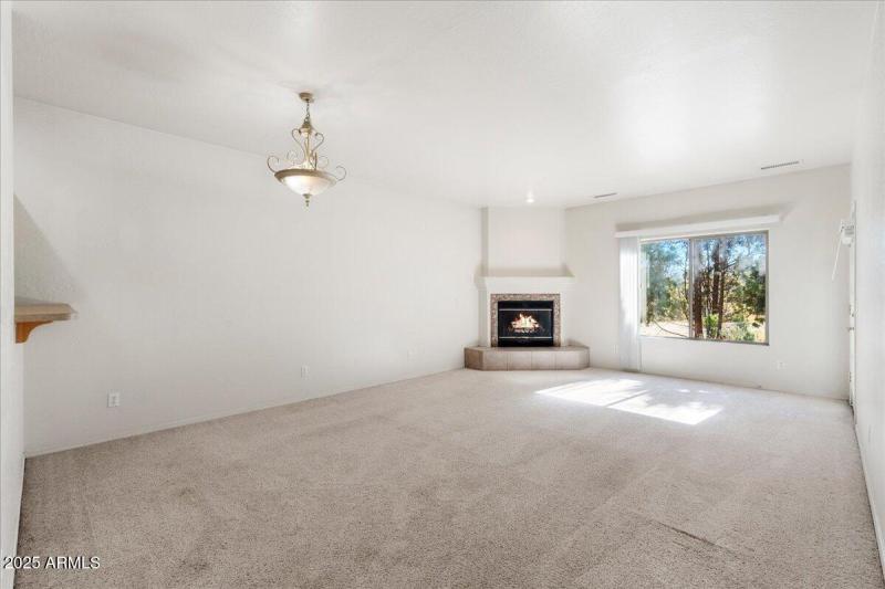 09-Dining Area & Living Room