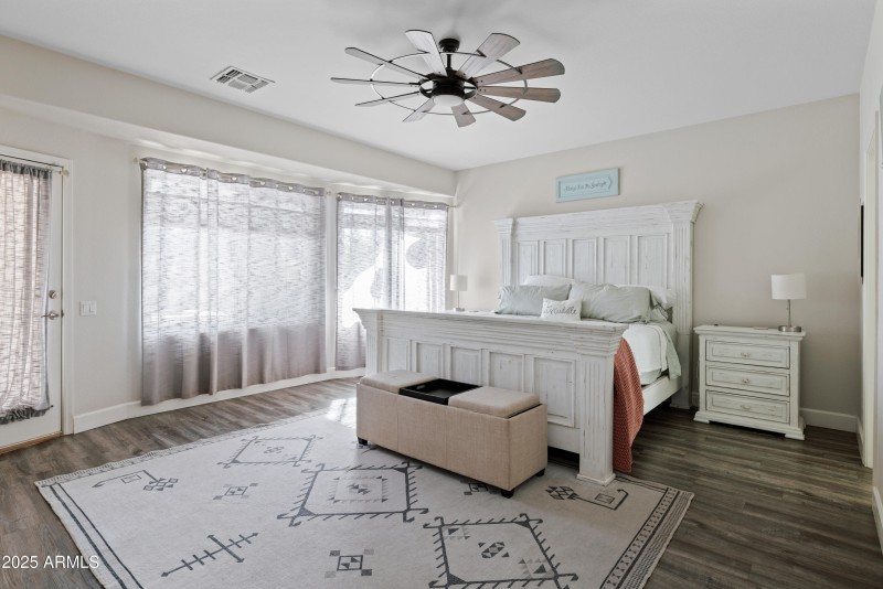 3951 E Cullumber St_07