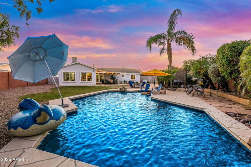 19,000 gallon; 7' deep!