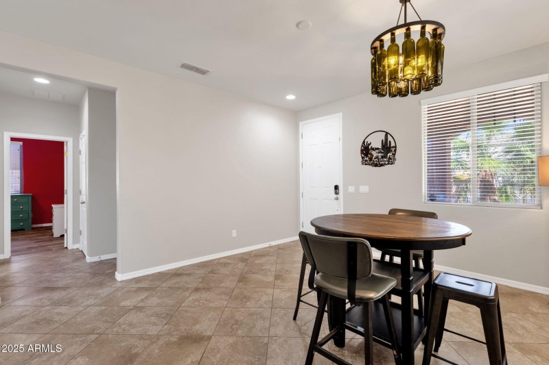 8-web-or-mls-2947-e-saltsage-dr