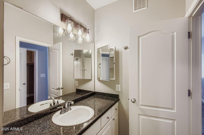 4343 N 21st St 213 - Web Quality - 021 -