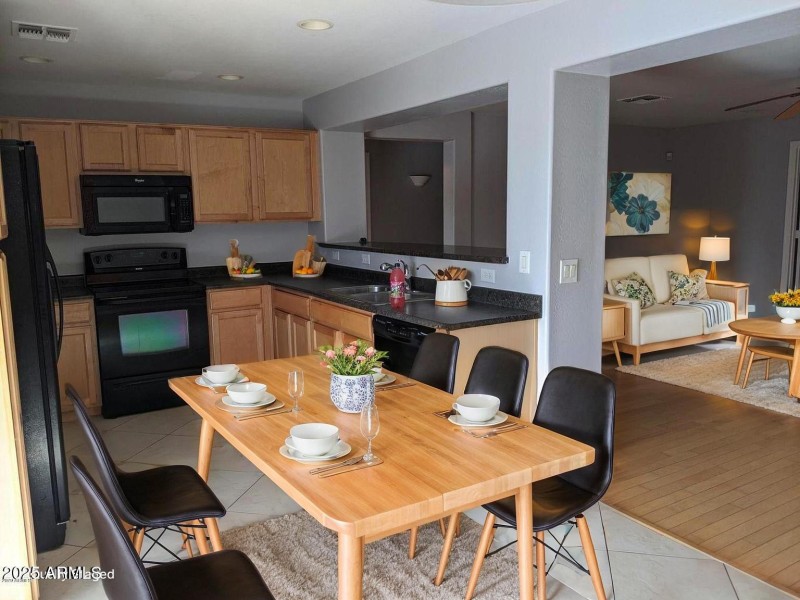 kit - Kitchen - Modern - 1