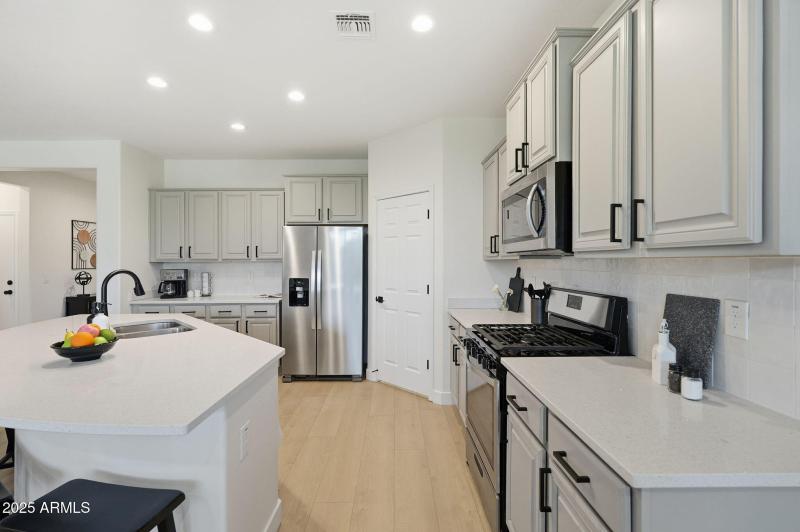 15-web-or-mls-015_ListerPros (1)