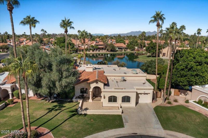 03-Aerial front of home