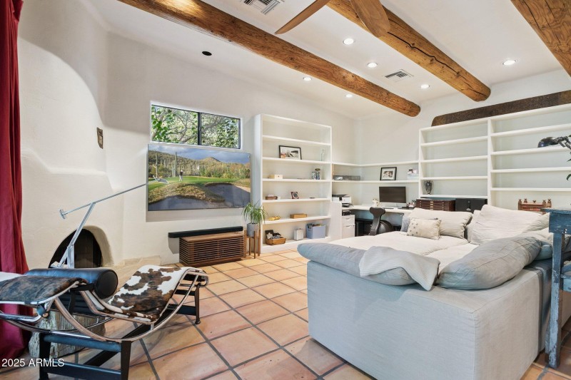 6-web-or-mls-7005-e-jackrabbit-rd