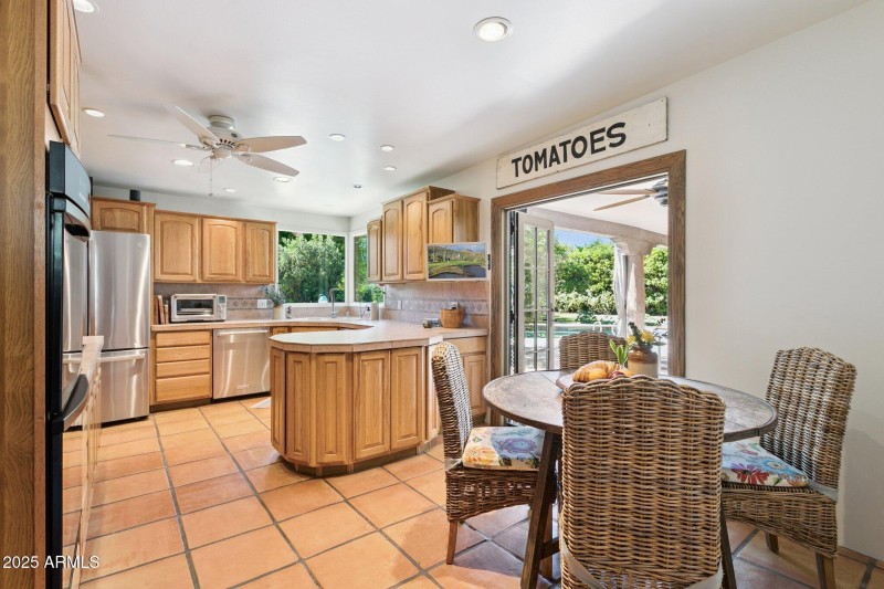 18-web-or-mls-7005-e-jackrabbit-rd