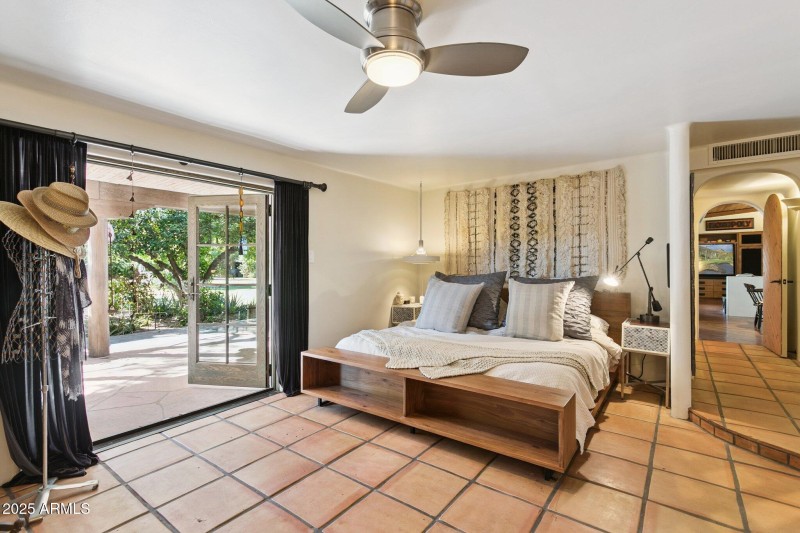 25-web-or-mls-7005-e-jackrabbit-rd