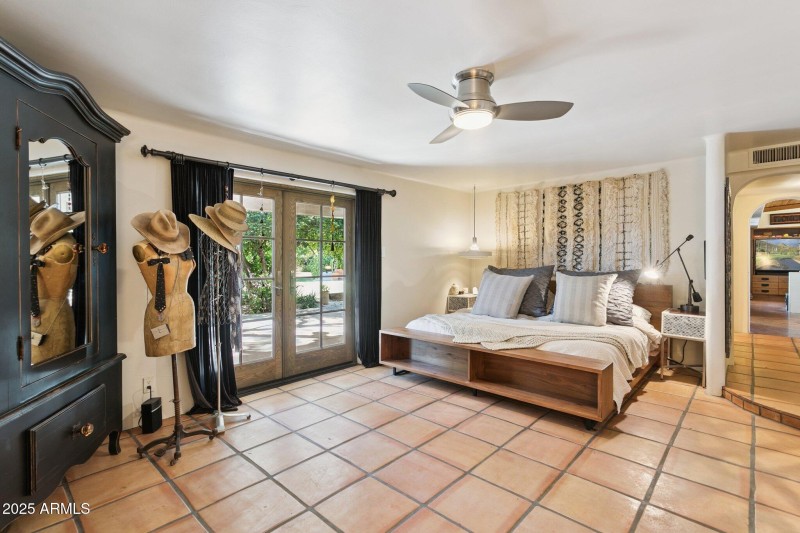 26-web-or-mls-7005-e-jackrabbit-rd