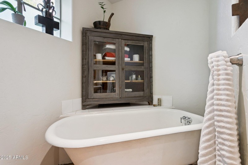 38-web-or-mls-7005-e-jackrabbit-rd