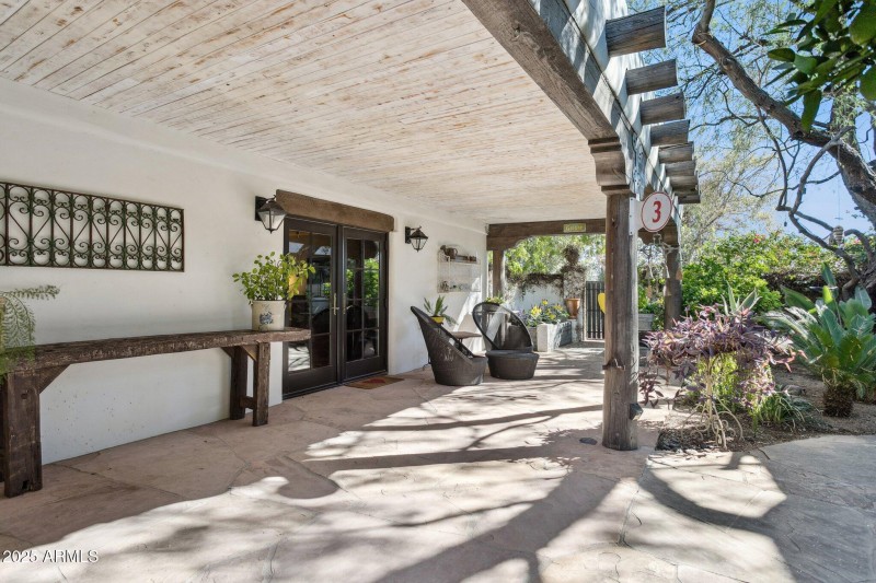 47-web-or-mls-7005-e-jackrabbit-rd