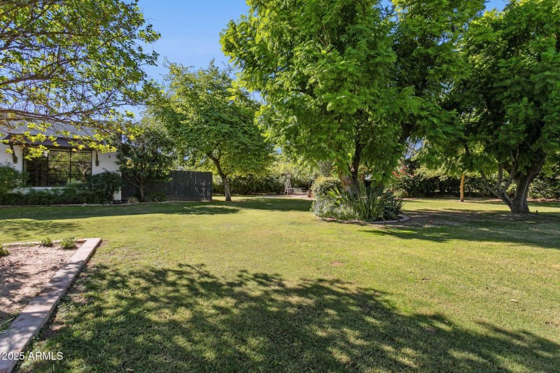 56-web-or-mls-7005-e-jackrabbit-rd