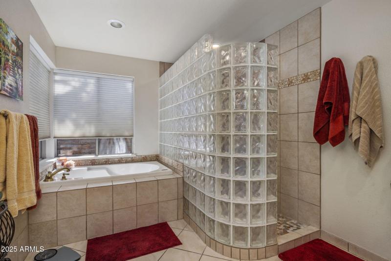 Separate Tub, Shower