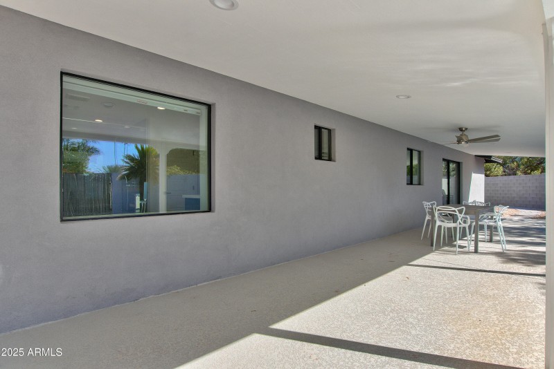 026_COVERED PATIO AREA