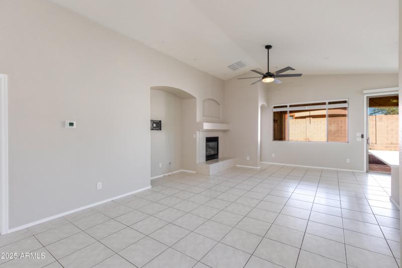 13-Via Caballo Blanco