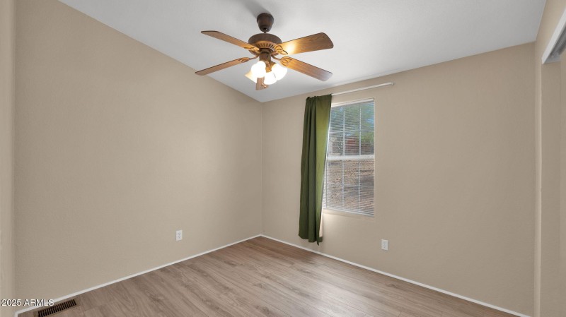 20-web-or-mls-P1188506