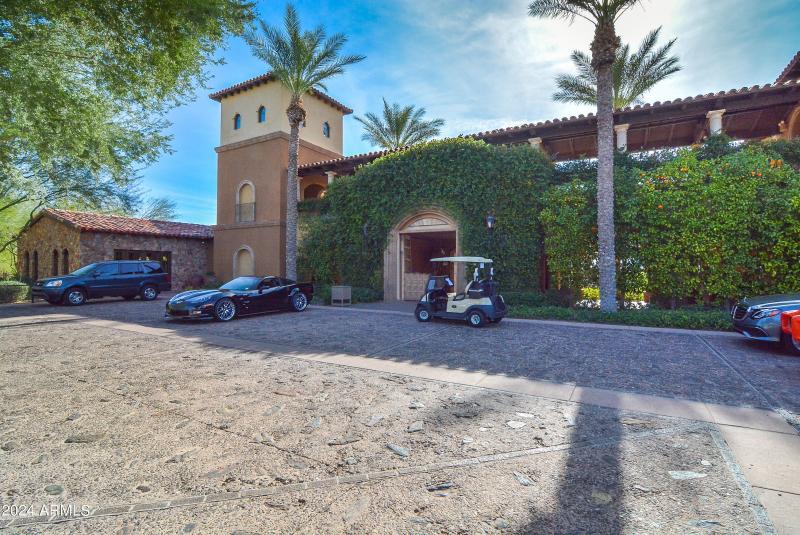 6Blackstone Clubhouse