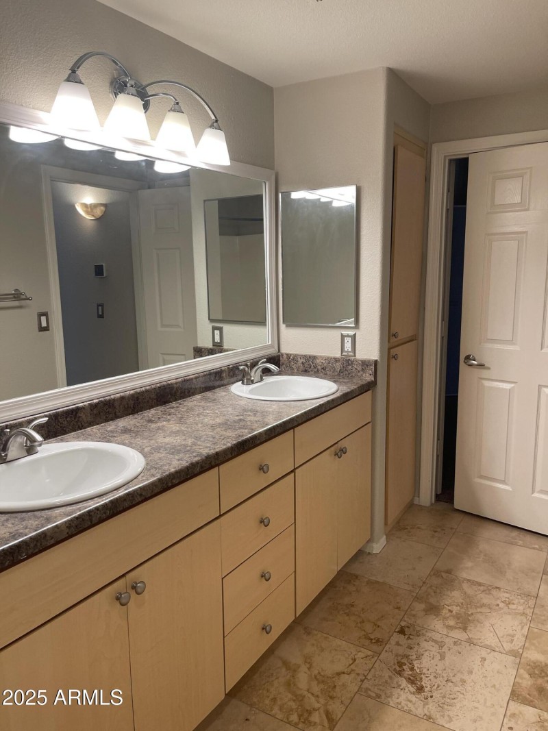 20250917_172356877_iOS