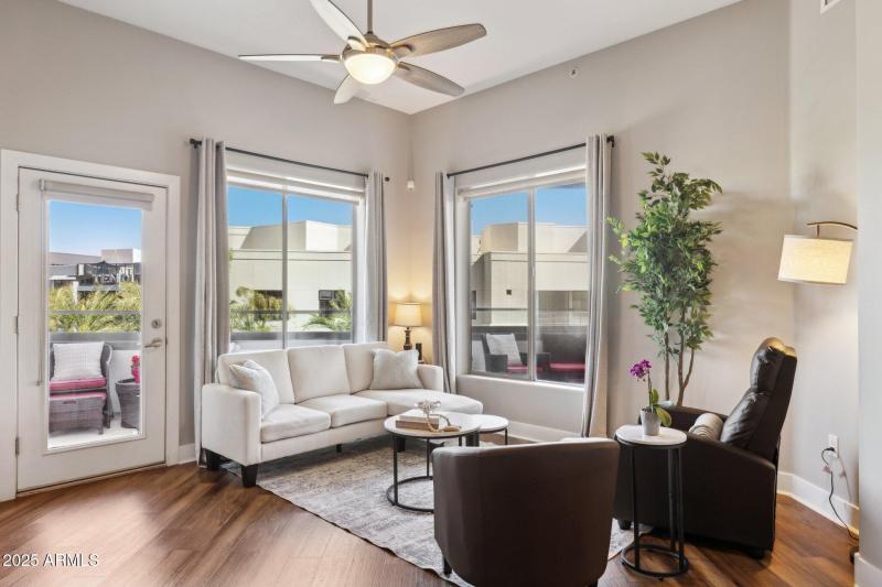 45-web-or-mls-945-e-playa-del-norte-dr-3