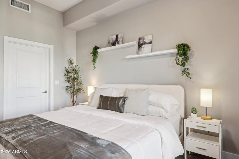 53-web-or-mls-945-e-playa-del-norte-dr-3