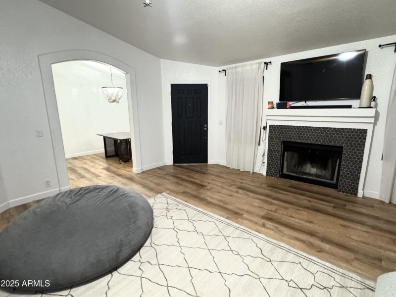 Livingroom_1185 N Woodburne Dr_IMG_9499